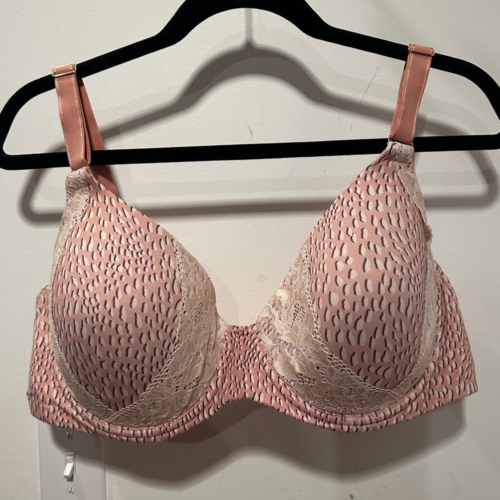 Soma Embraceable Perfect Coverage Pink and Cream Lace Underwire Bra